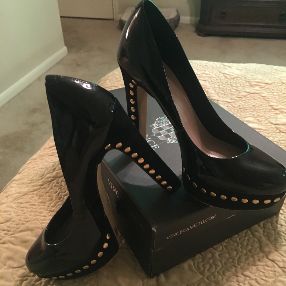 Vince Camuto Black Patent Heels w/Gold Studs - Sz8